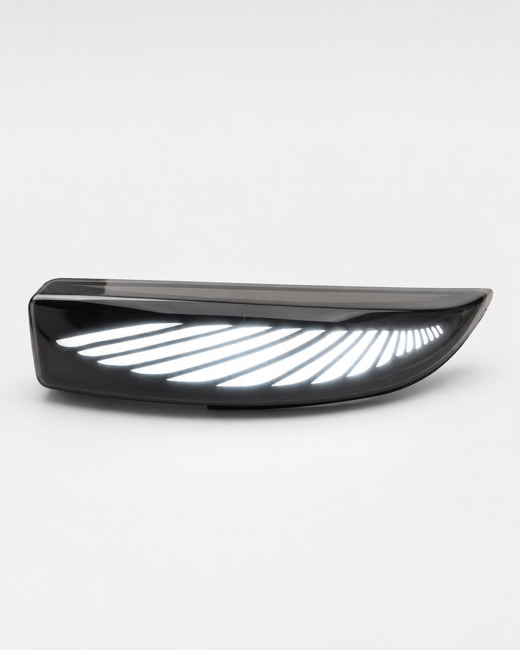 Wing style dual-color LED side mirror indicator illuminated in white